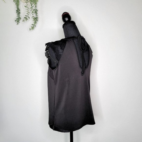 BLACK SOLID GUIPURE LACE SLEEVES TOP - Picture 5 of 7